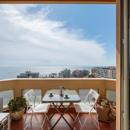 Seaview With Balcony Appartement Catane